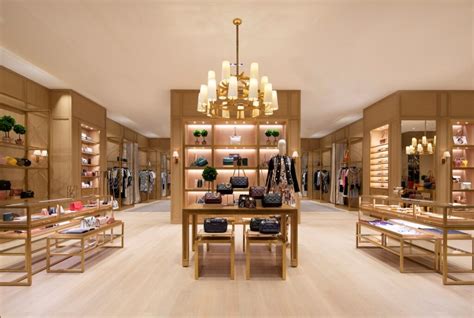 tory burch store in qatar.